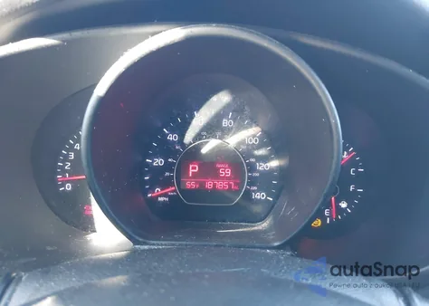 2016 Kia Soul z USA, uszkodzony, nr VIN KNDJN2A21G7828609